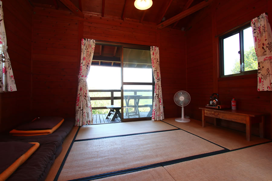 平屋バンガロー